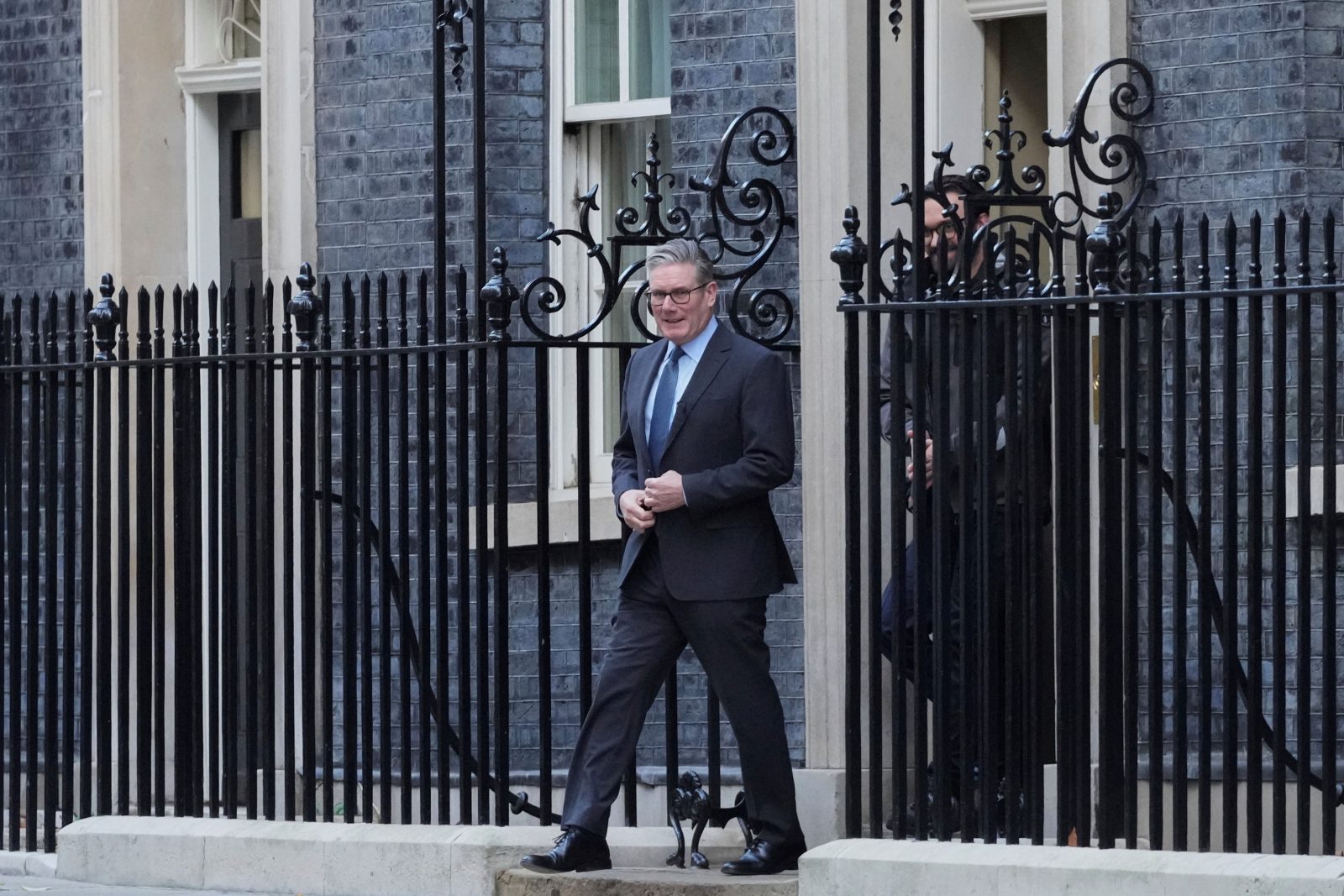 Ο Στάρμερ «σκληραίνει» σε μεταναστευτικό, άσυλο – Η αιτία