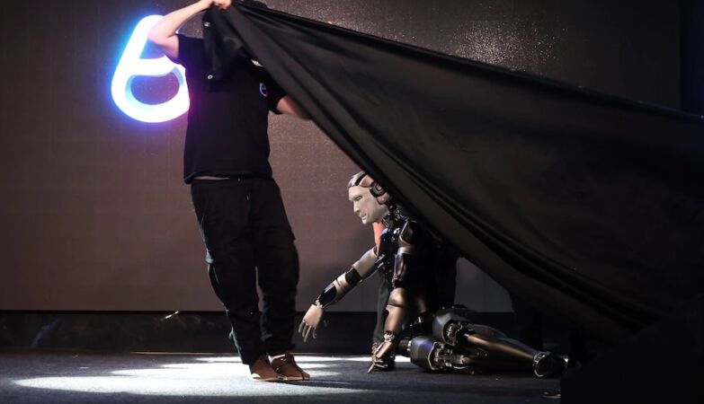 Russia presented its first humanoid robot. It was a disaster