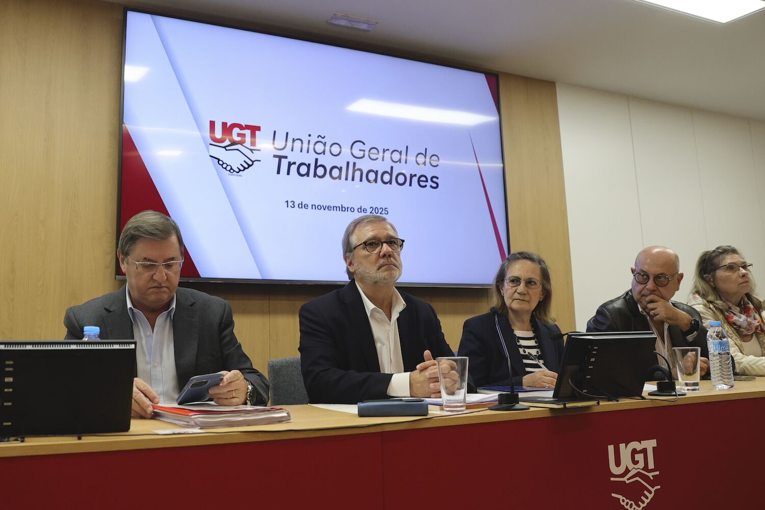 UGT approves general strike. Montenegro must “question” why