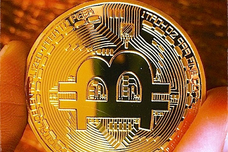 Bitcoin's fall scares the market