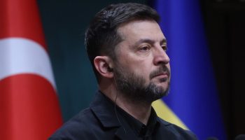 Cornered Zelenskyy will be “horrified” by the peace plan