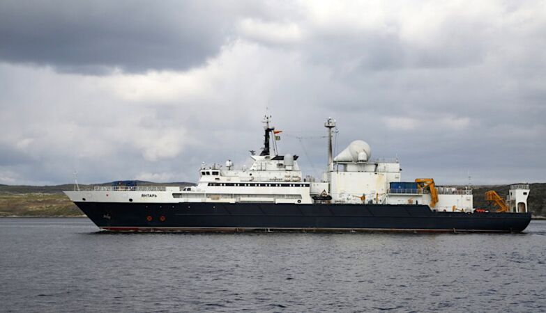 Russian spy ship entered UK waters and aimed lasers at British planes