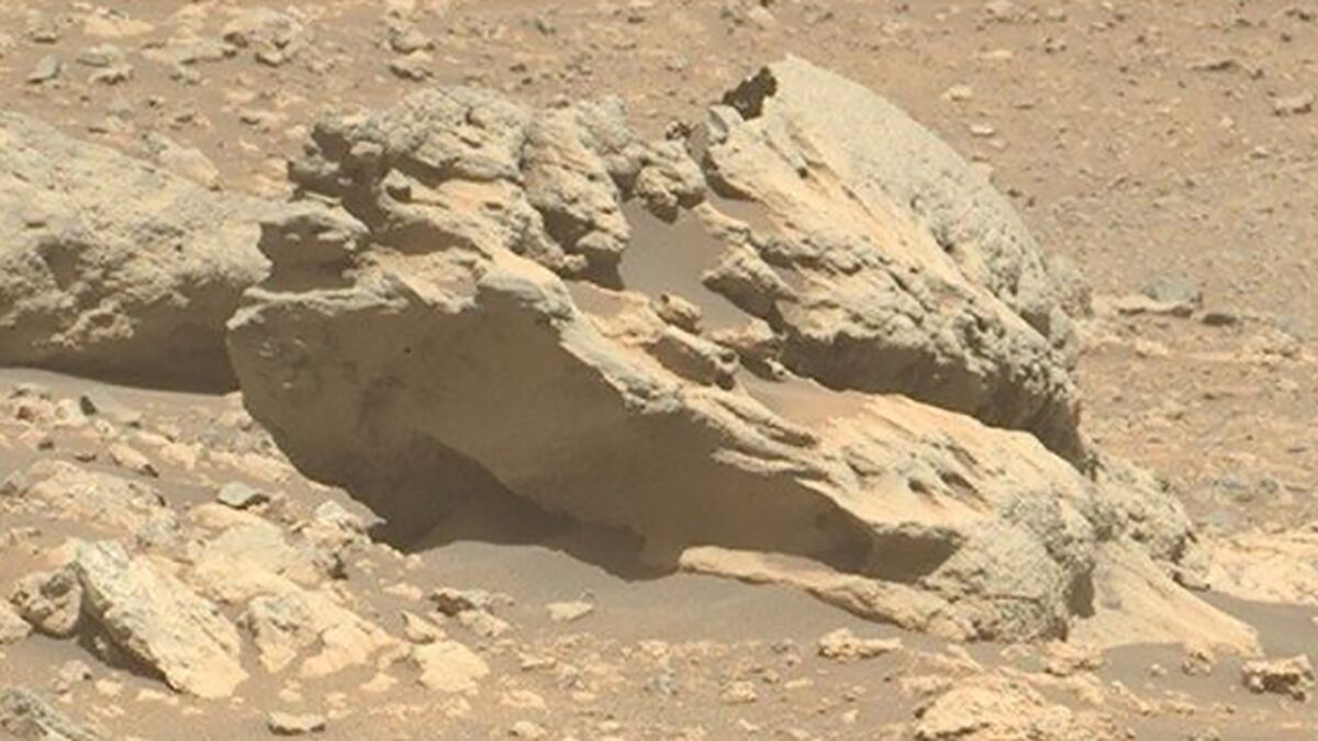 NASA rover found a rock on Mars that shouldn't be there