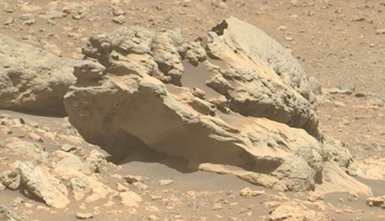 NASA rover found a rock on Mars that shouldn't be there
