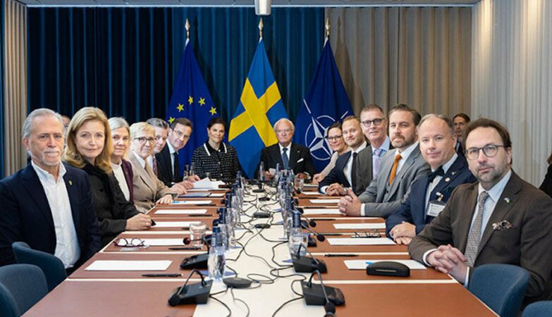 Sweden simulates war in unprecedented exercise this century (and communicates it in Russian)