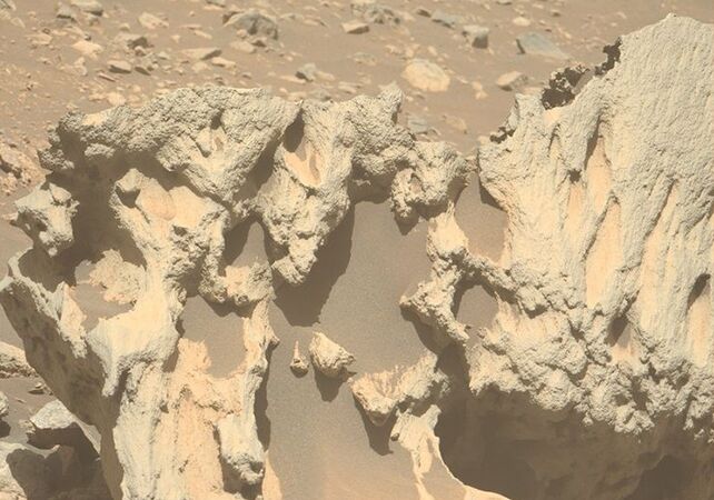 NASA rover found a rock on Mars that shouldn't be there