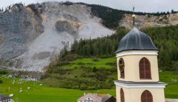 A new risk of a major landslide threatens the Swiss village of Brienz