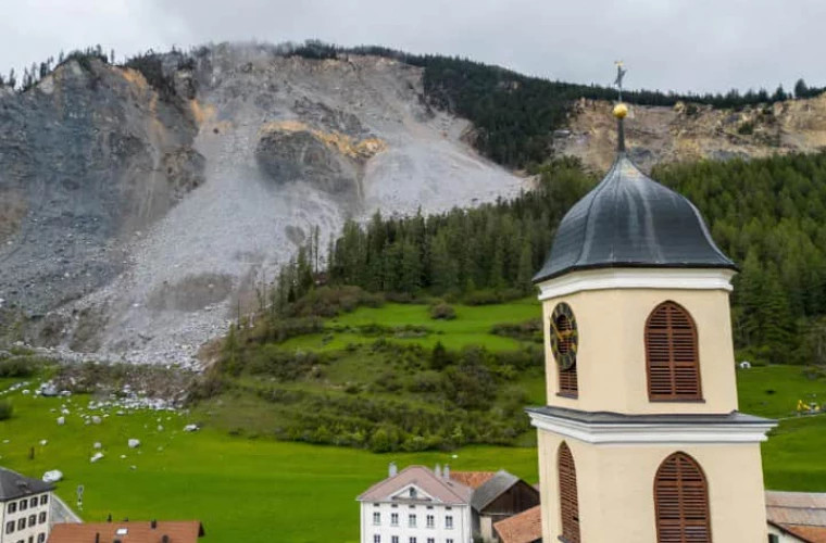 A new risk of a major landslide threatens the Swiss village of Brienz