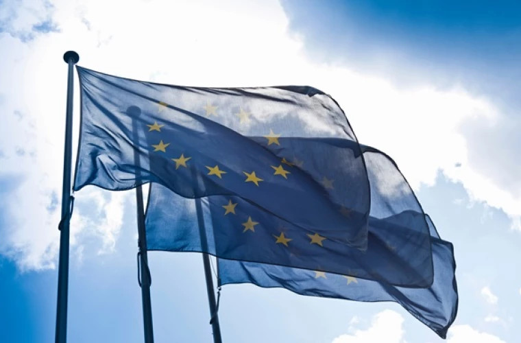 The European Parliament requires a minimum age of 16 for access to social networks