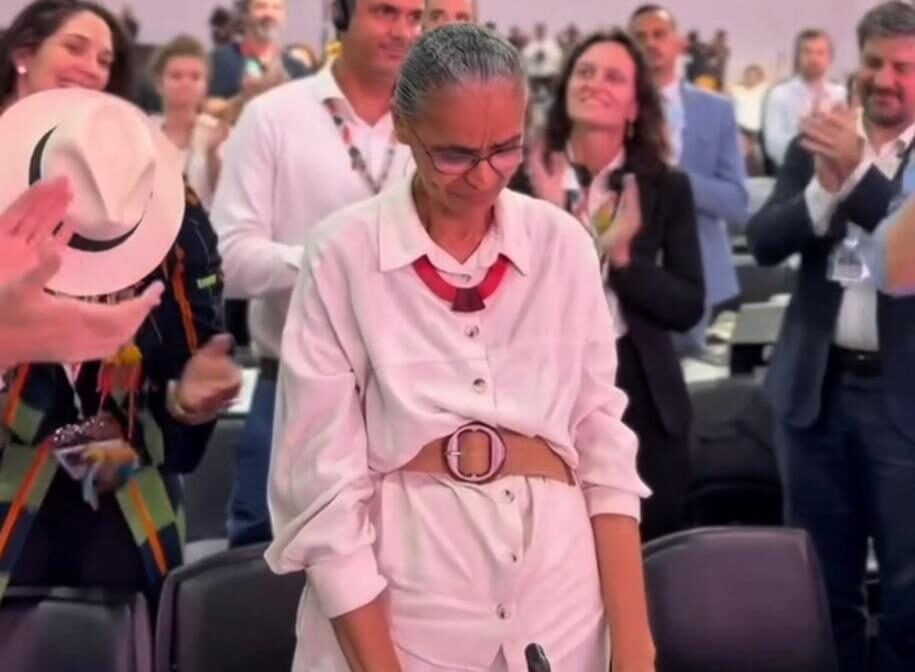 Marina Silva receives an ovation after her speech at the end of COP30 and cries emotionally; VIDEO
