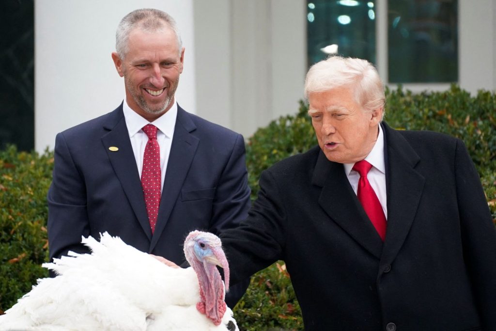 USA: The turkeys that survived the Thanksgiving dinner - Zelensky on the plate of the day?