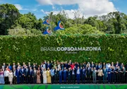 President Luiz Inácio Lula da Silva (PT) with world leaders in the official photo of the Climate Summit, which precedes COP30 in Belém