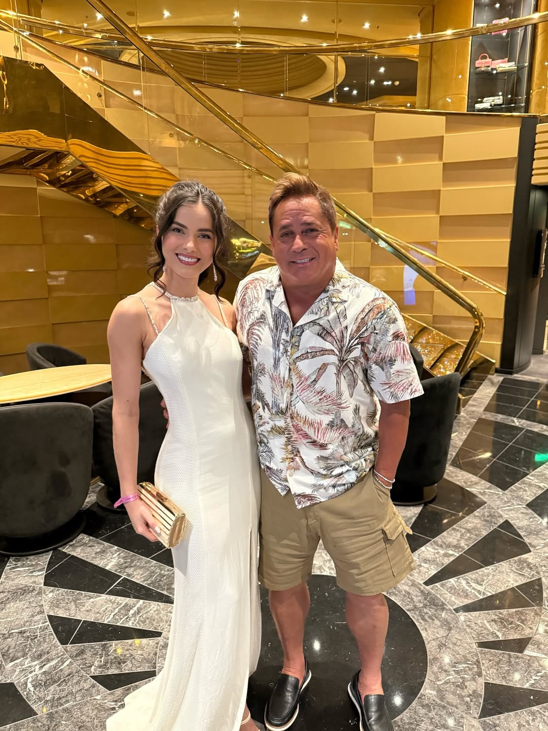 Acre model Guilheny Abramoski enjoys 'Navio Cabaré' alongside singer Leonardo