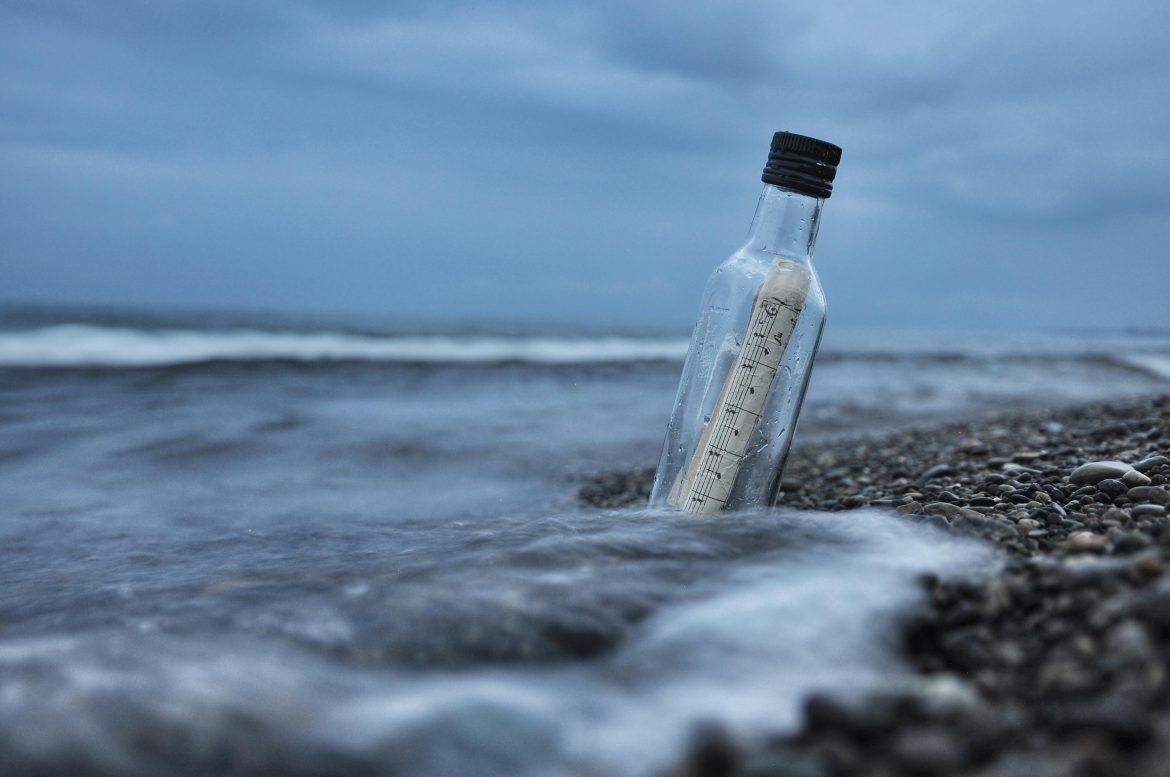 Messages in bottles from WWI soldiers found on Australian beach
