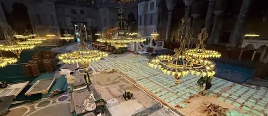 Istanbul: Violent reactions to the trucks inside Hagia Sophia