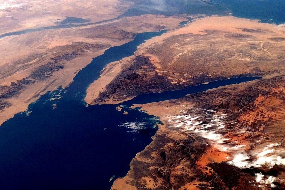 The abyss that separates Africa and Asia continues to widen