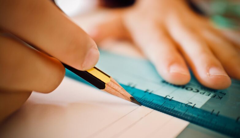 9-year-old student with amputated fingers and “hanged” at a school in Viseu. Mother says the school did nothing