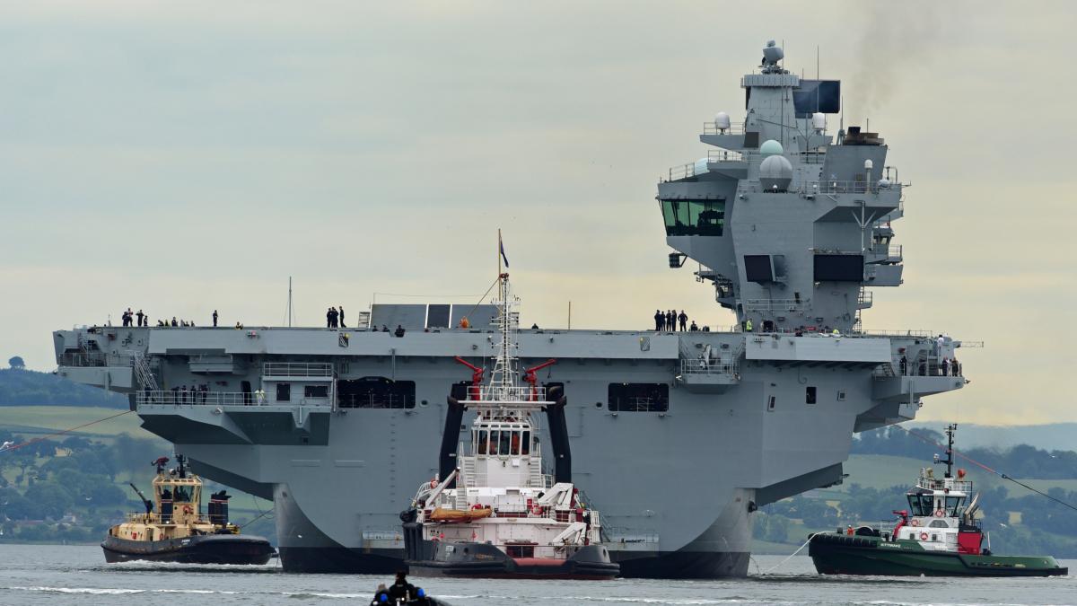 A Russian ship attempts a subversive maneuver against British pilots and the Navy responds: "Military options ready"