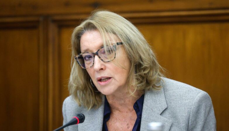 Government proposes 25 days of vacation and makes changes to labor law. It remains “very little”