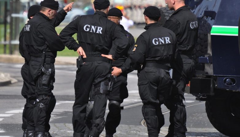 GNR soldiers and PSP agent detained for trafficking immigrants for slave labor