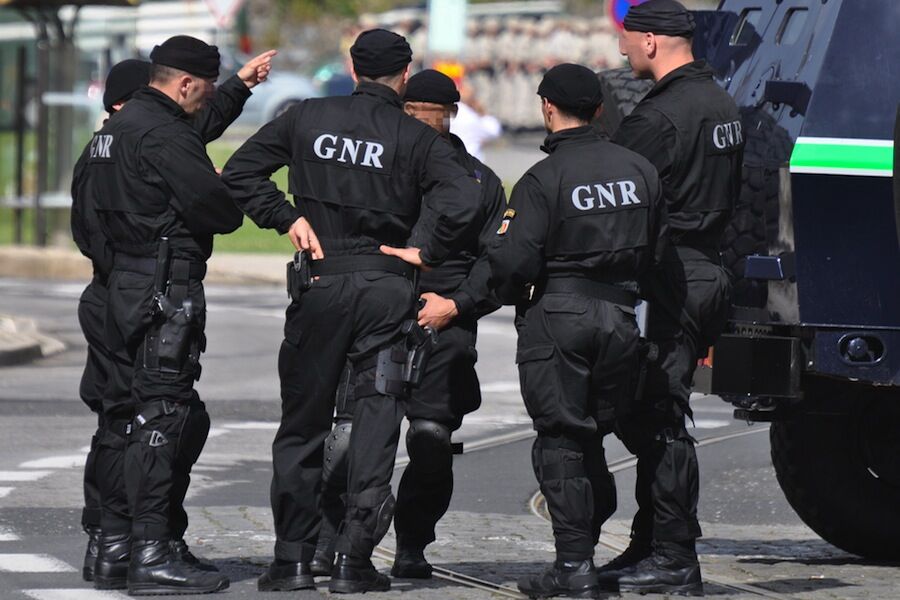 GNR soldiers and PSP agent detained for trafficking immigrants for slave labor