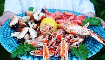 Fishmonger with 52 years of experience reveals the most effective trick to paying less for seafood at Christmas