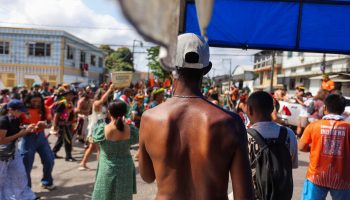 Ντέιβιντ Γουάλας-Γουέλς στο ΒΗΜΑ για COP30: «Υπάρχει εφησυχασμός και άρνηση για το κλίμα»