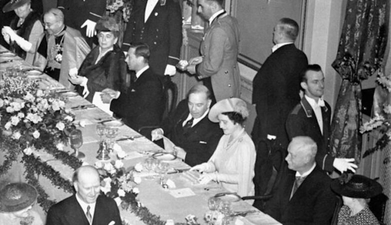 Food forges, feeds and destroys alliances, concludes Portuguese study of 100 years of menus