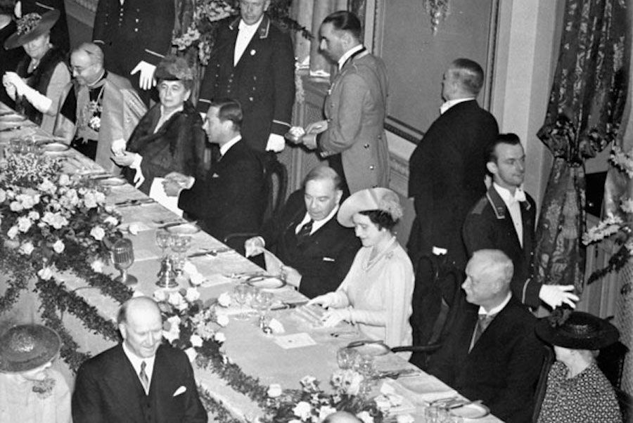 Food forges, feeds and destroys alliances, concludes Portuguese study of 100 years of menus