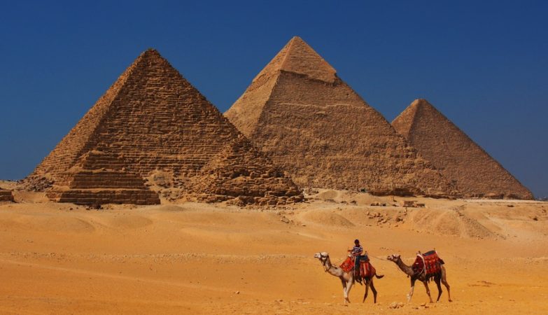 Strange anomaly discovered in one of the pyramids of Giza. Could be an unknown input