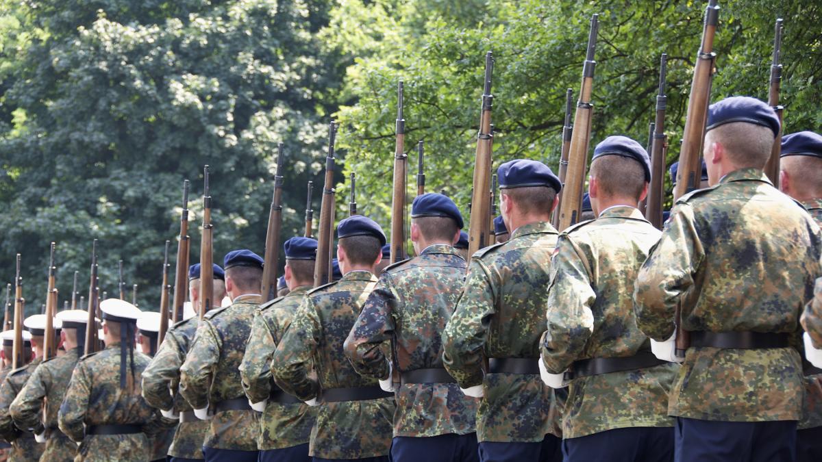 They discover a major weakness in a key European army: "It would be faster to use carrier pigeons"