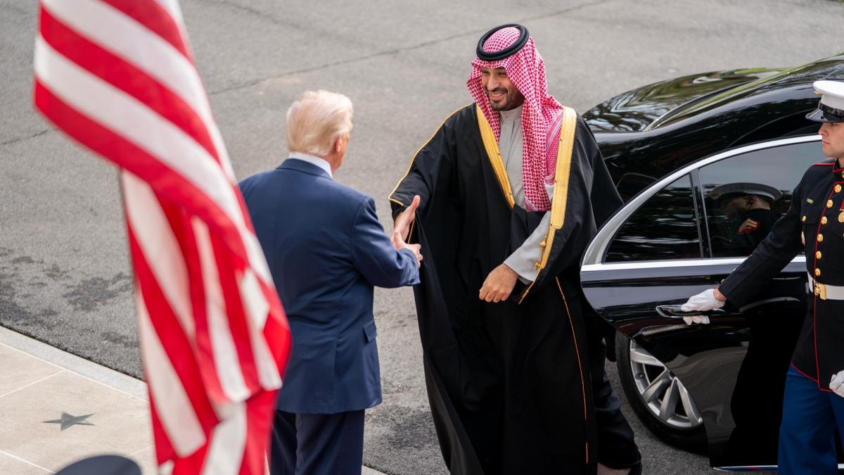 Trump exonerates Bin Salmán of accusations of murdering Jamal Khashoggi in 2018, columnist in 'The Washington Post'