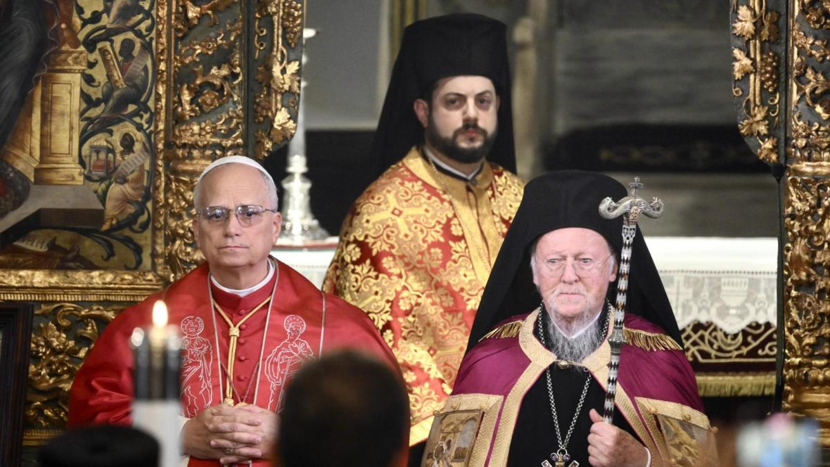 Leo XIV, traveling in Türkiye: why it is tradition for the Pope to visit a mosque and sometimes dedicate a prayer