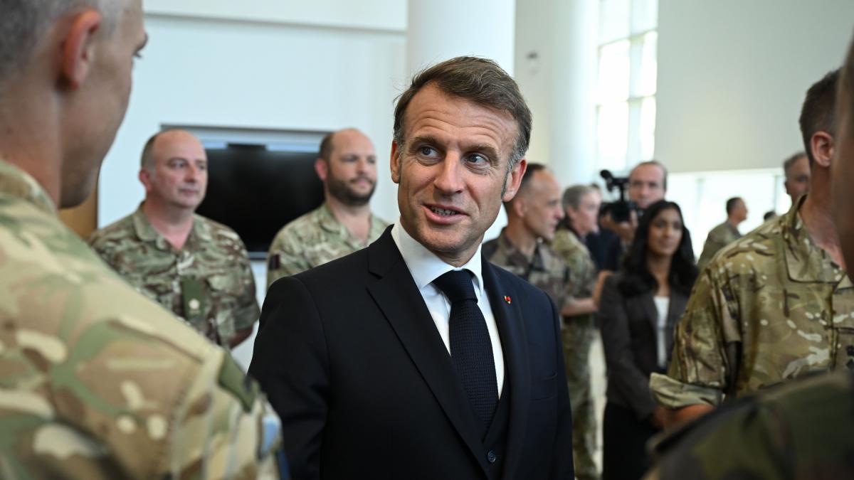 France prepares for "growing threats" and establishes a voluntary military