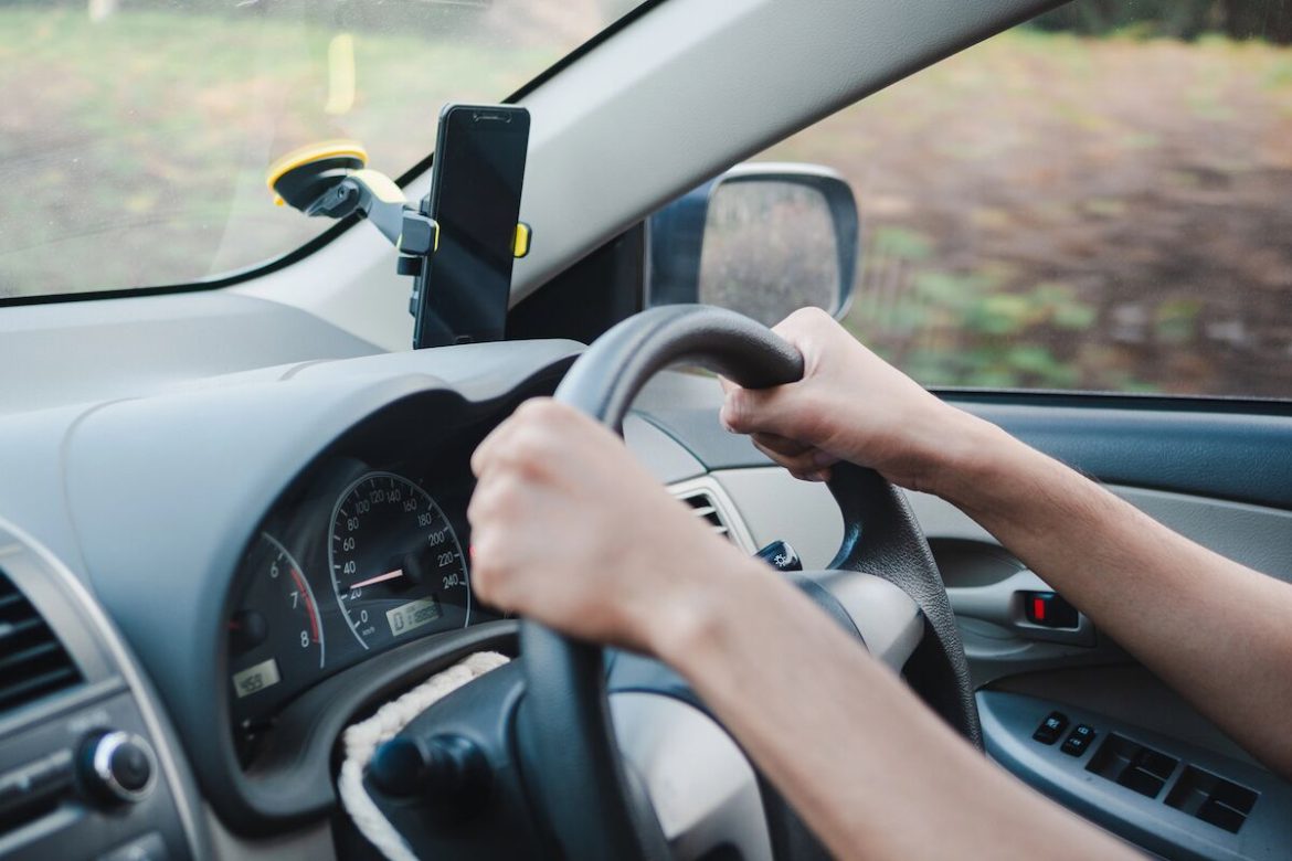 Woman was discharged and then gave birth in Uber. Son will have the driver's name
