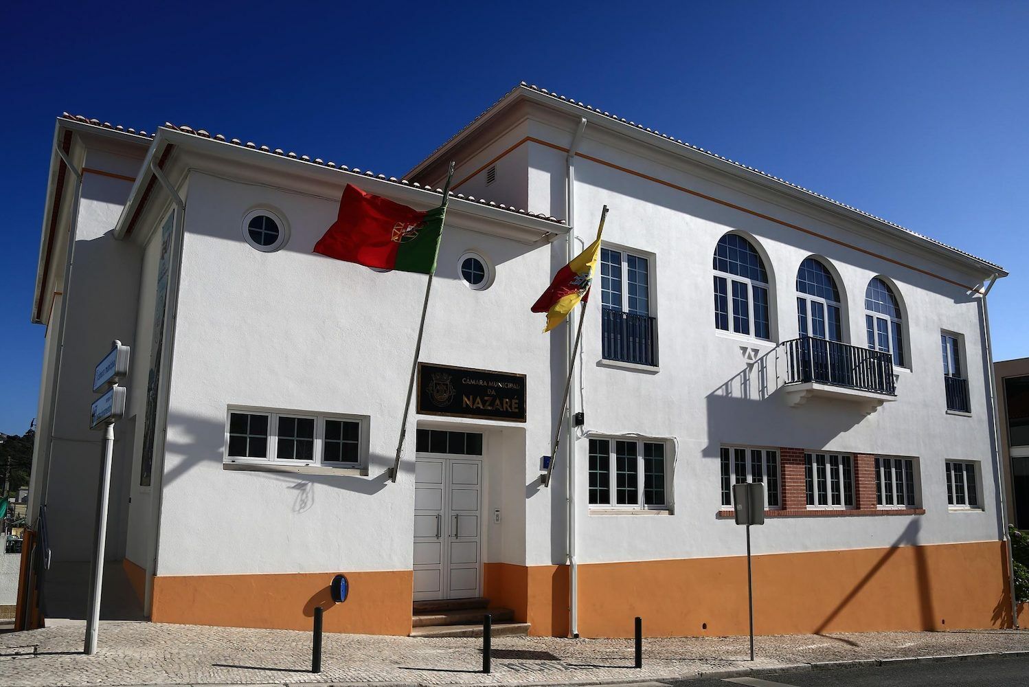 PJ searches in Lisbon, Nazaré and Caldas da Rainha. One of the targets is the Nazaré Chamber