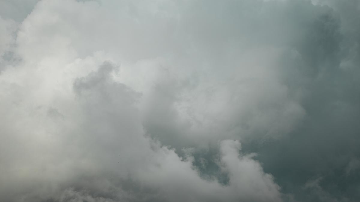 Russia launches a new offensive, once again playing with the advantage of fog and terrain