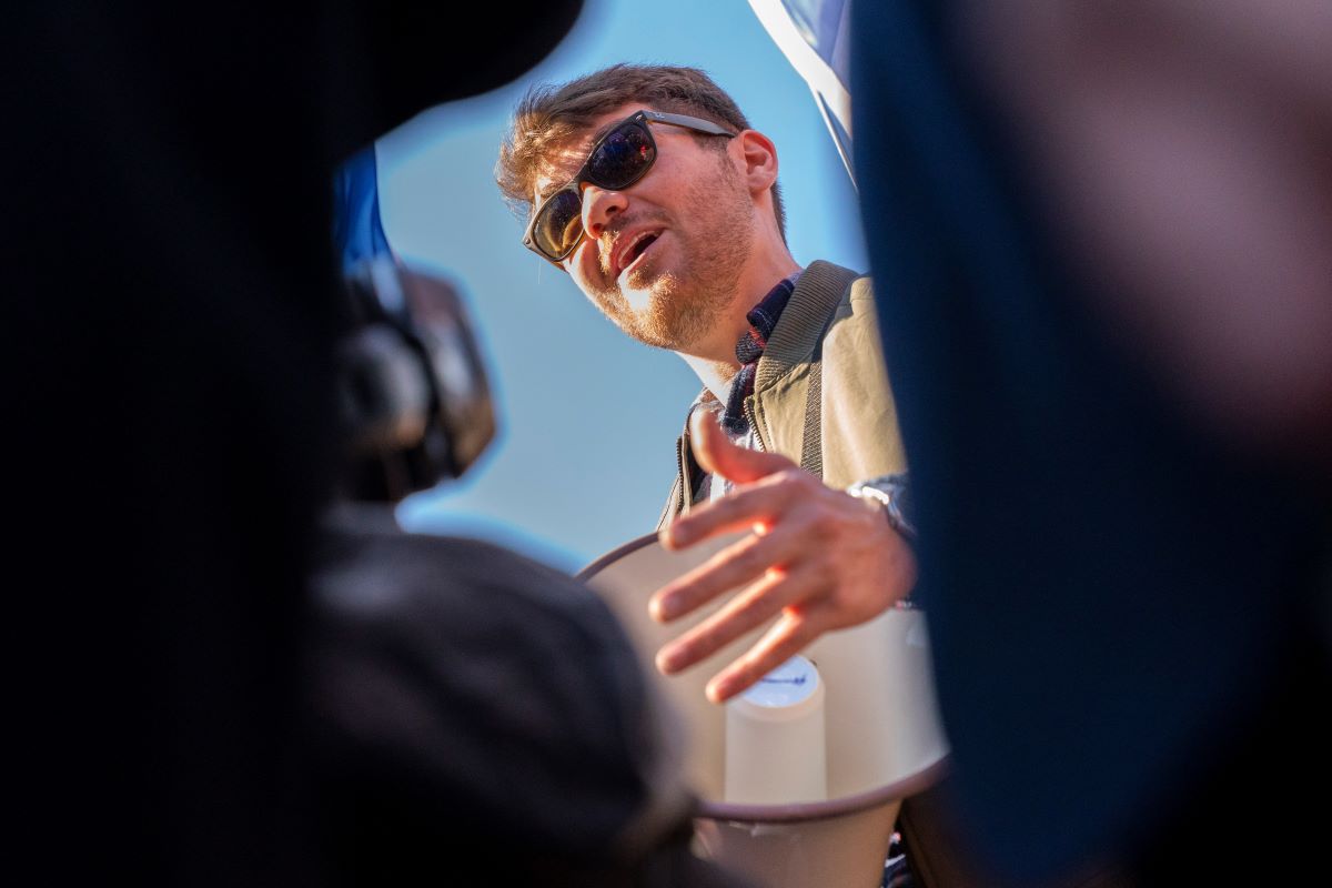 O Nικ Φουέντες και η μάχη για την κληρονομιά του MAGA