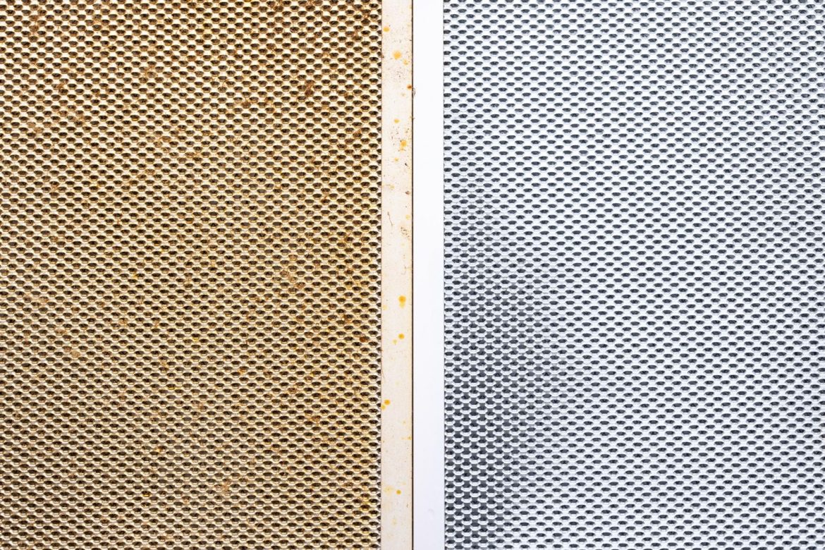 clean kitchen I put a few drops on a cloth and clean the hood. Thick fat disappears without scrubbing. How to clean a kitchen hood?
