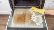 Oven as clean as a whistle Mix with a little water and rub it on the dirty oven glass. Burnt stains will disappear without a trace, and the glass surface will be as clean as a tear. How to clean the oven glass