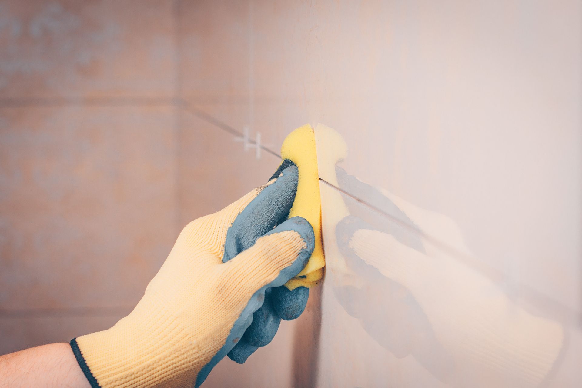Clean house Just 1 spoon is enough to clean all the grout in the bathroom. Home remedy that will remove nasty dirt and mold. The grout will be as good as new