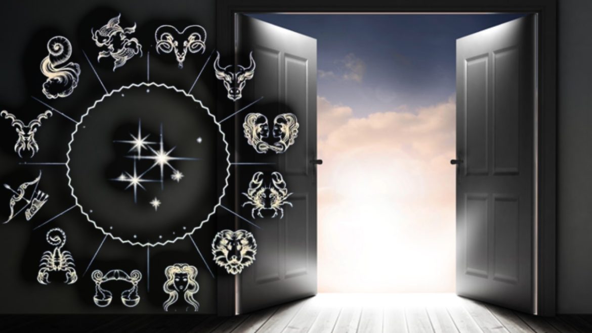 3 signs that the Universe smiles on for 5 years! Magical moments for these natives
