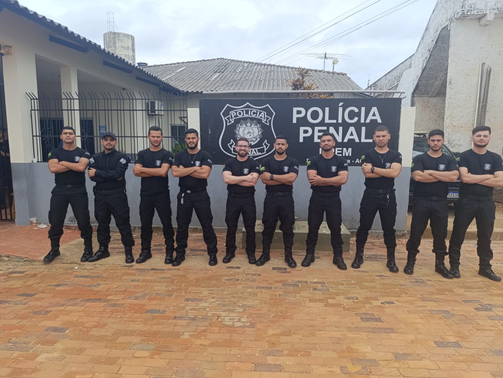 Criminal police officers and IAPEN employees are honored with breakfast on public servants' day