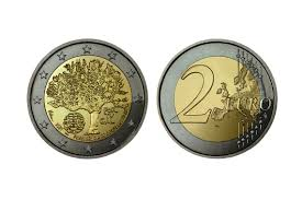 These are the Portuguese 2 euro coins that are worth “gold” (and are in wallets all over the country)
