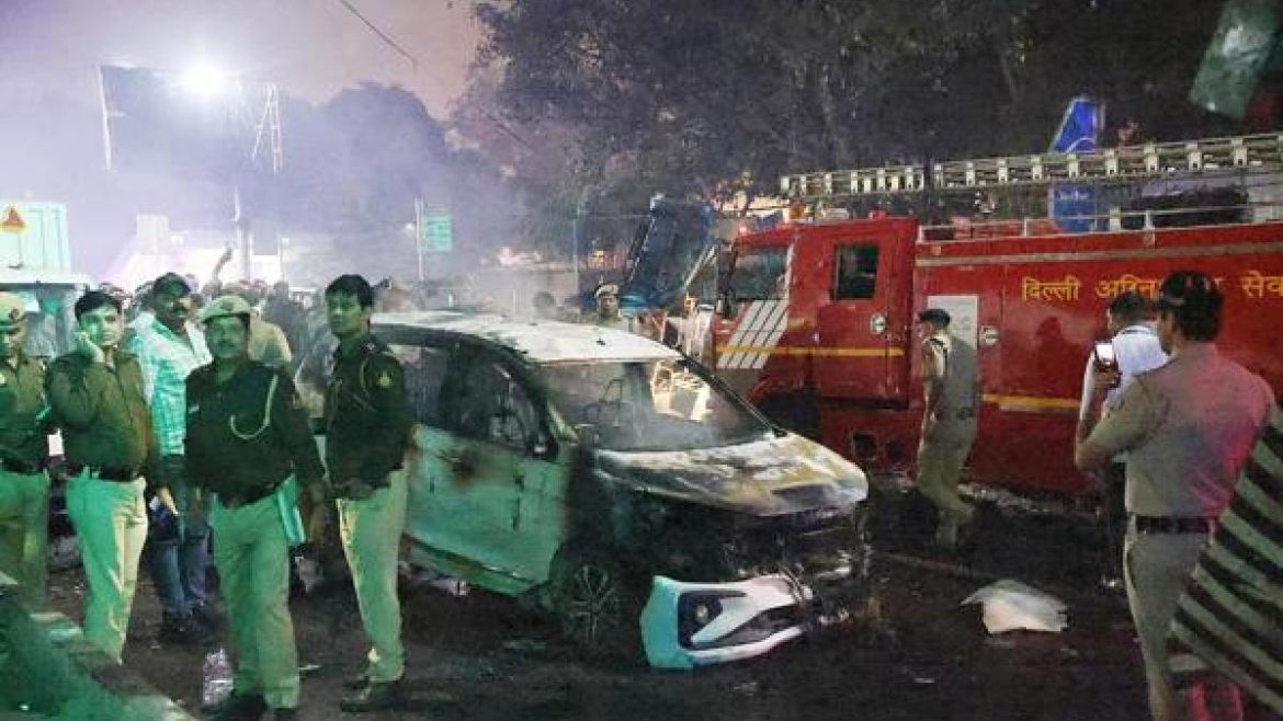 At least 8 dead and 15 injured in a vehicle explosion near the Red Fort in New Delhi (India)

