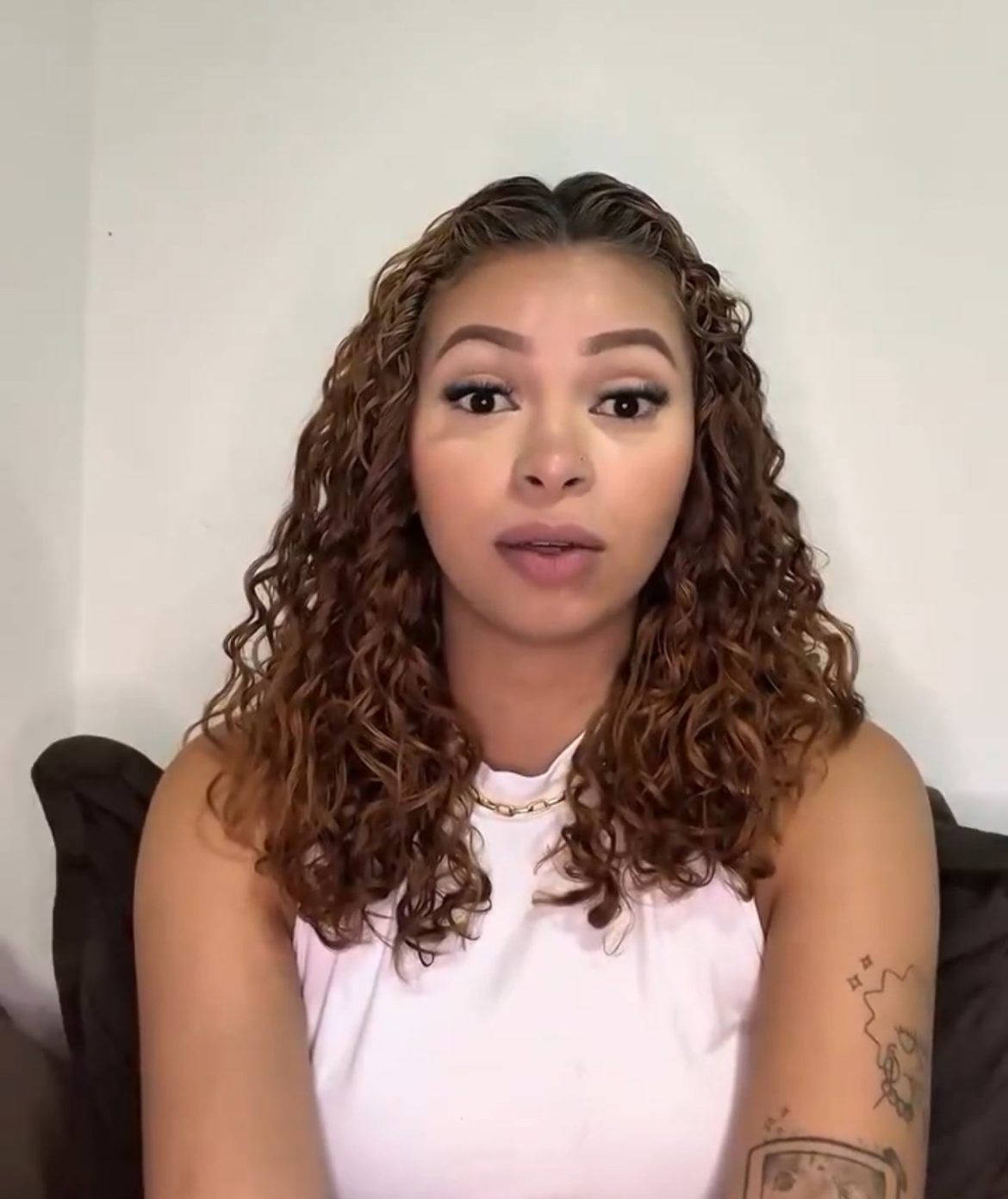 Young woman named as 'Japinha do CV' appears after rumors that she was killed during an operation in Rio
