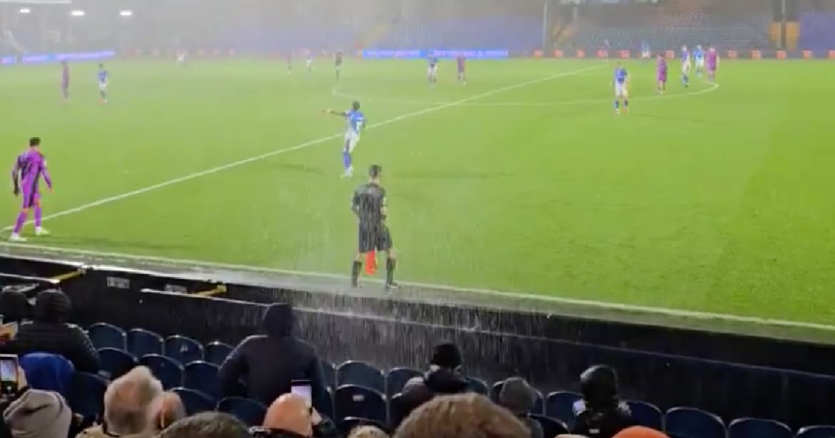 Infiltration turns assistant referee into protagonist during the game between Stockport and Wigan
