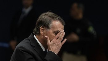 Bolsonaro confesses that he used a soldering iron to manipulate his electronic anklet