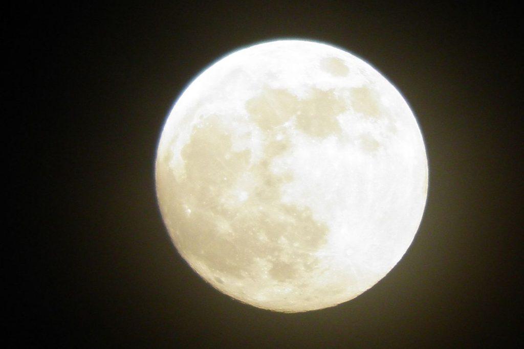 How the supermoon will affect the zodiac signs