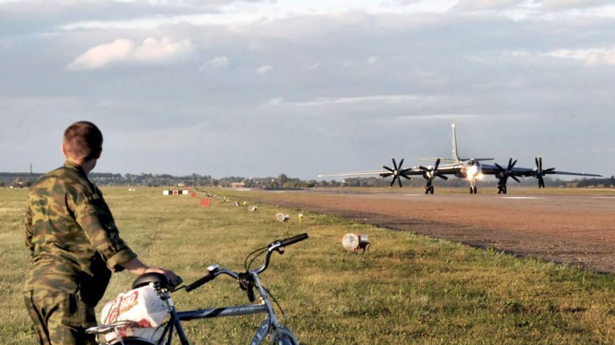 Russia deploys more than 100 trucks in one of its strategic bases and the purpose of their stay is unknown